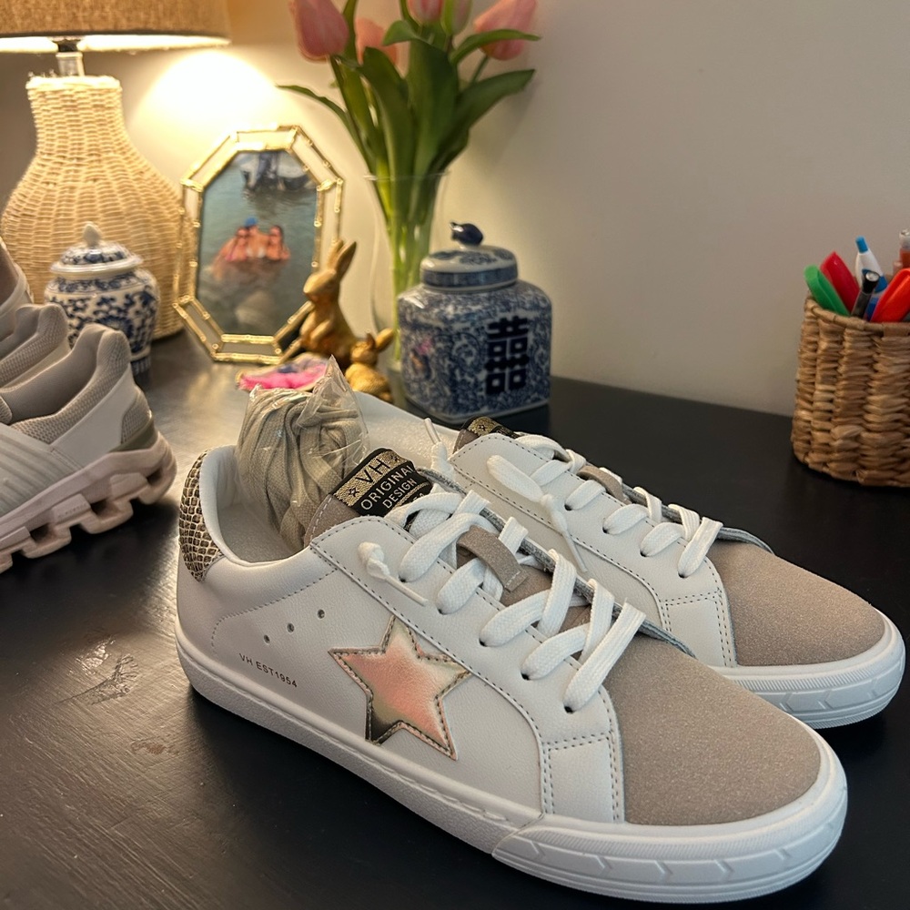 Vintage Havana White and Pink Star Sneakers